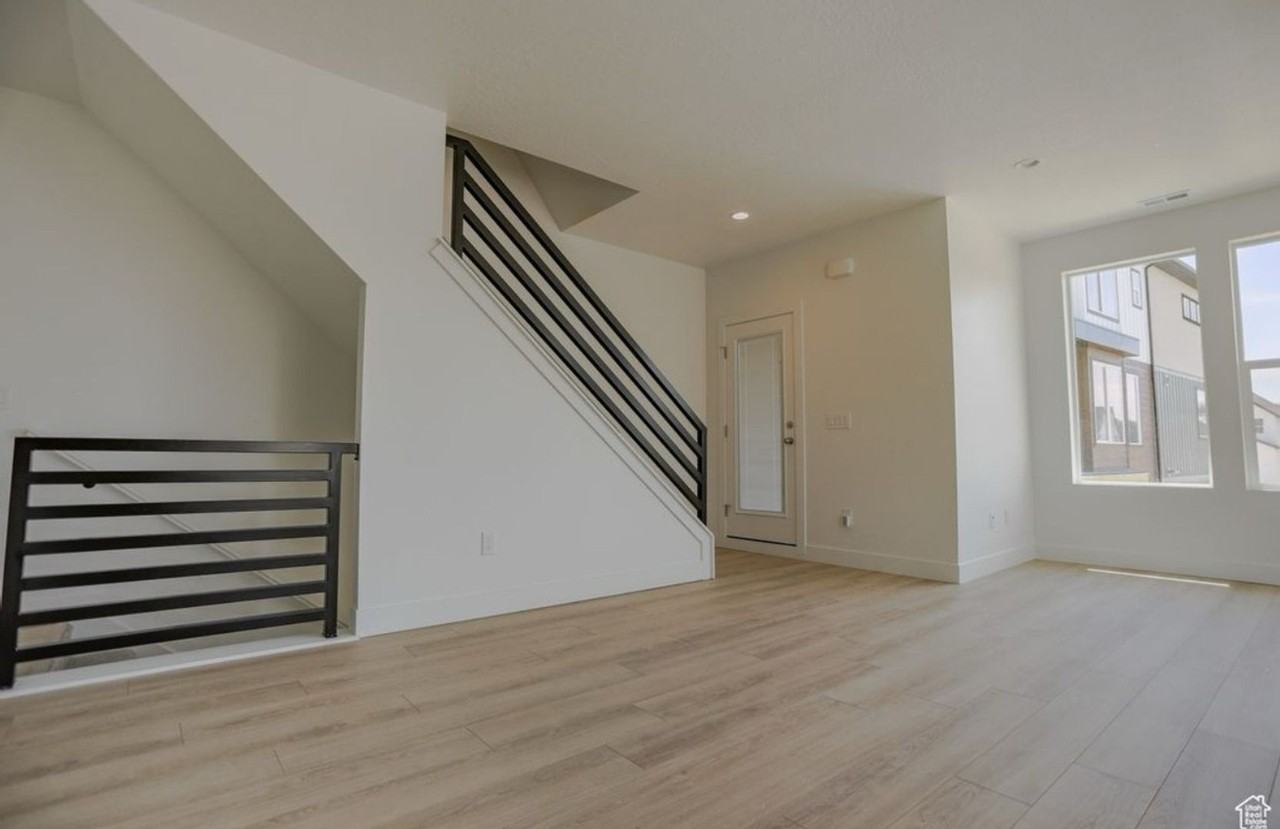 140 E Abbeville Ct - Photo 6 of 14