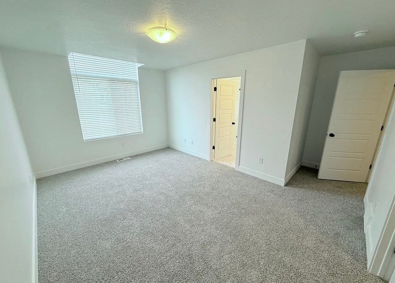 140 E Abbeville Ct - Photo 4 of 14