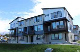 featured image of 144 E Abbeville Ct