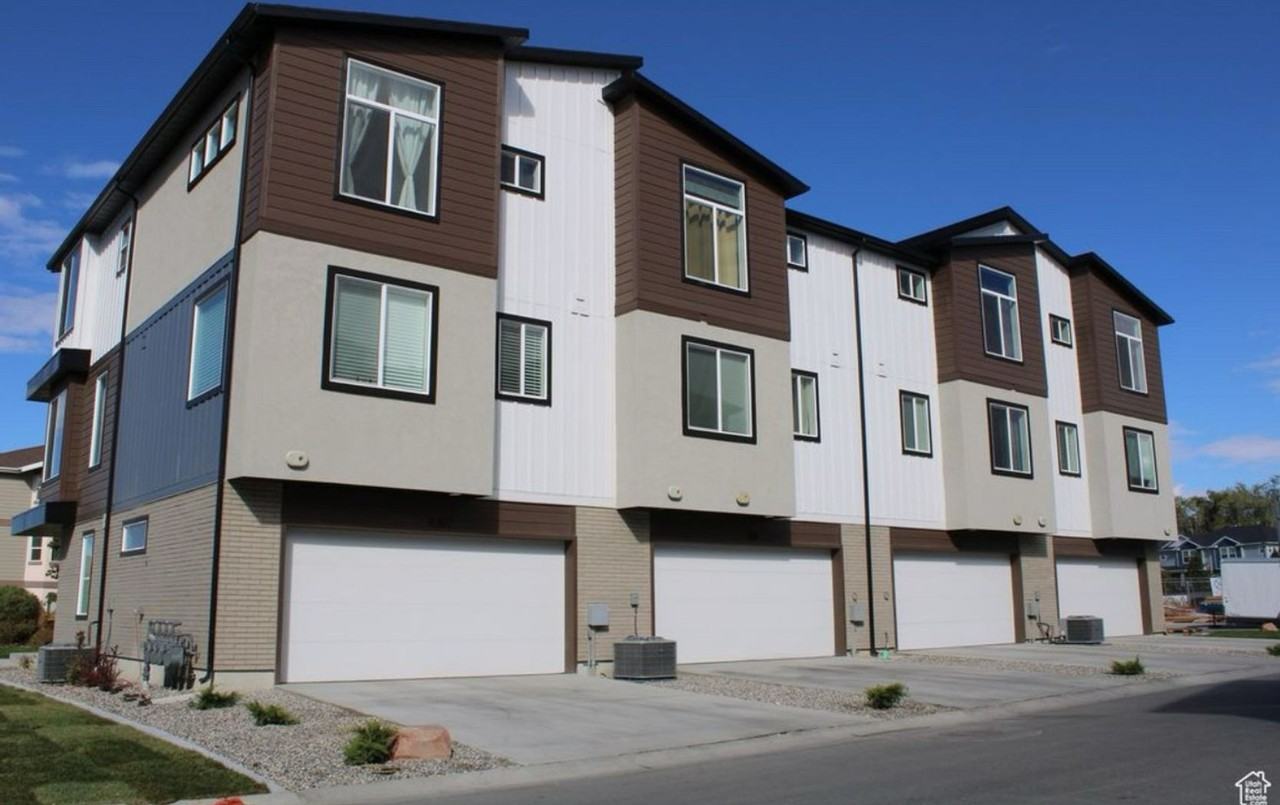 144 E Abbeville Ct - Photo 3 of 16