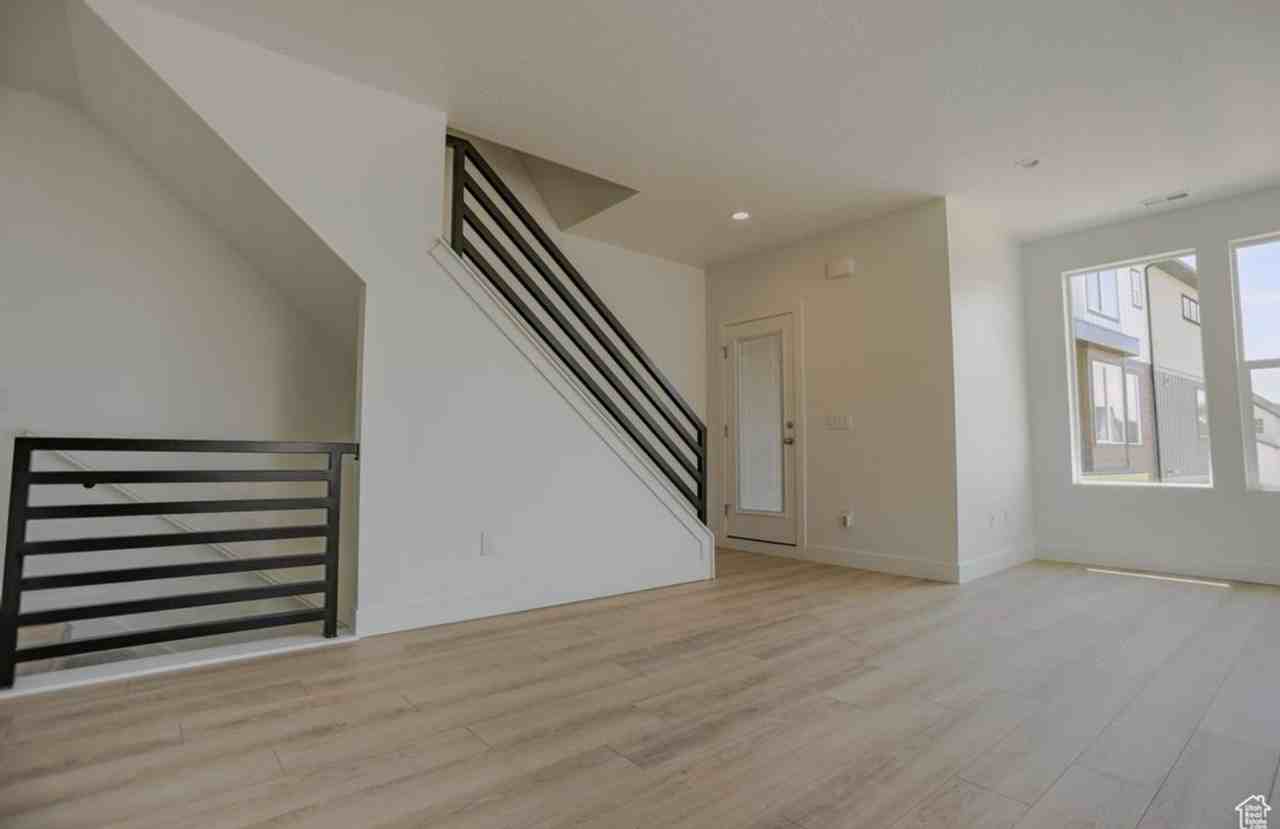 144 E Abbeville Ct - Photo 6 of 16