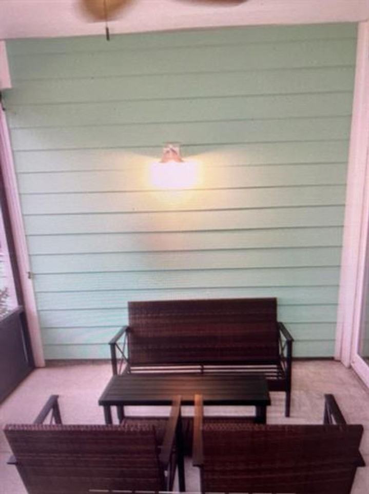 144 Coral Reef Way - Photo 4 of 17