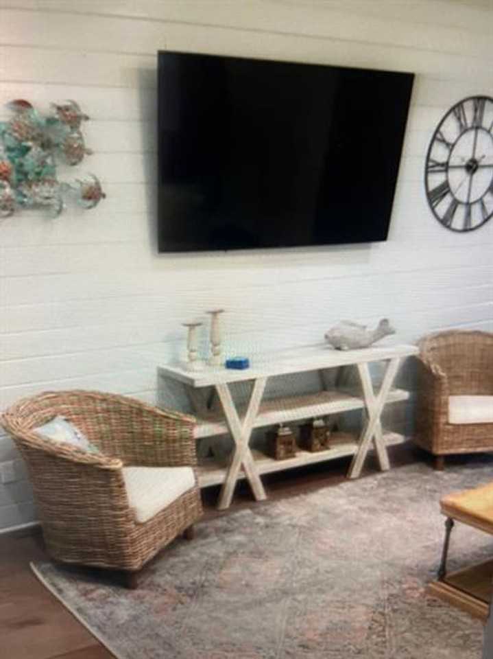 144 Coral Reef Way - Photo 2 of 17