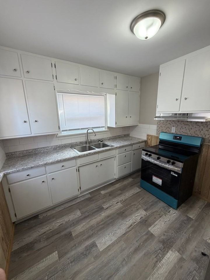 2413 17th St - Photo 5 of 14