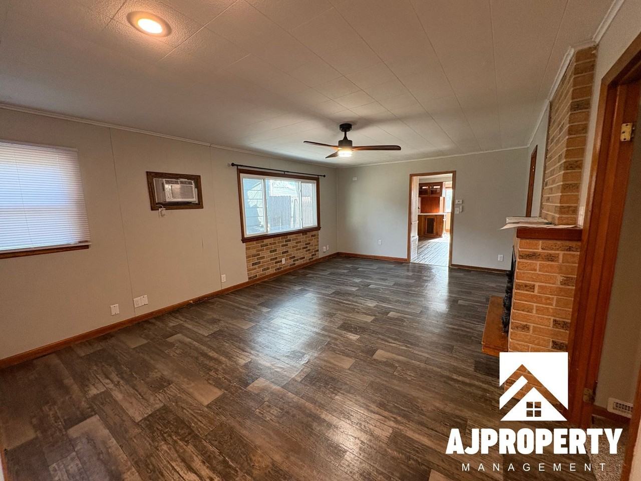 213 W 39th St - Photo 2 of 22