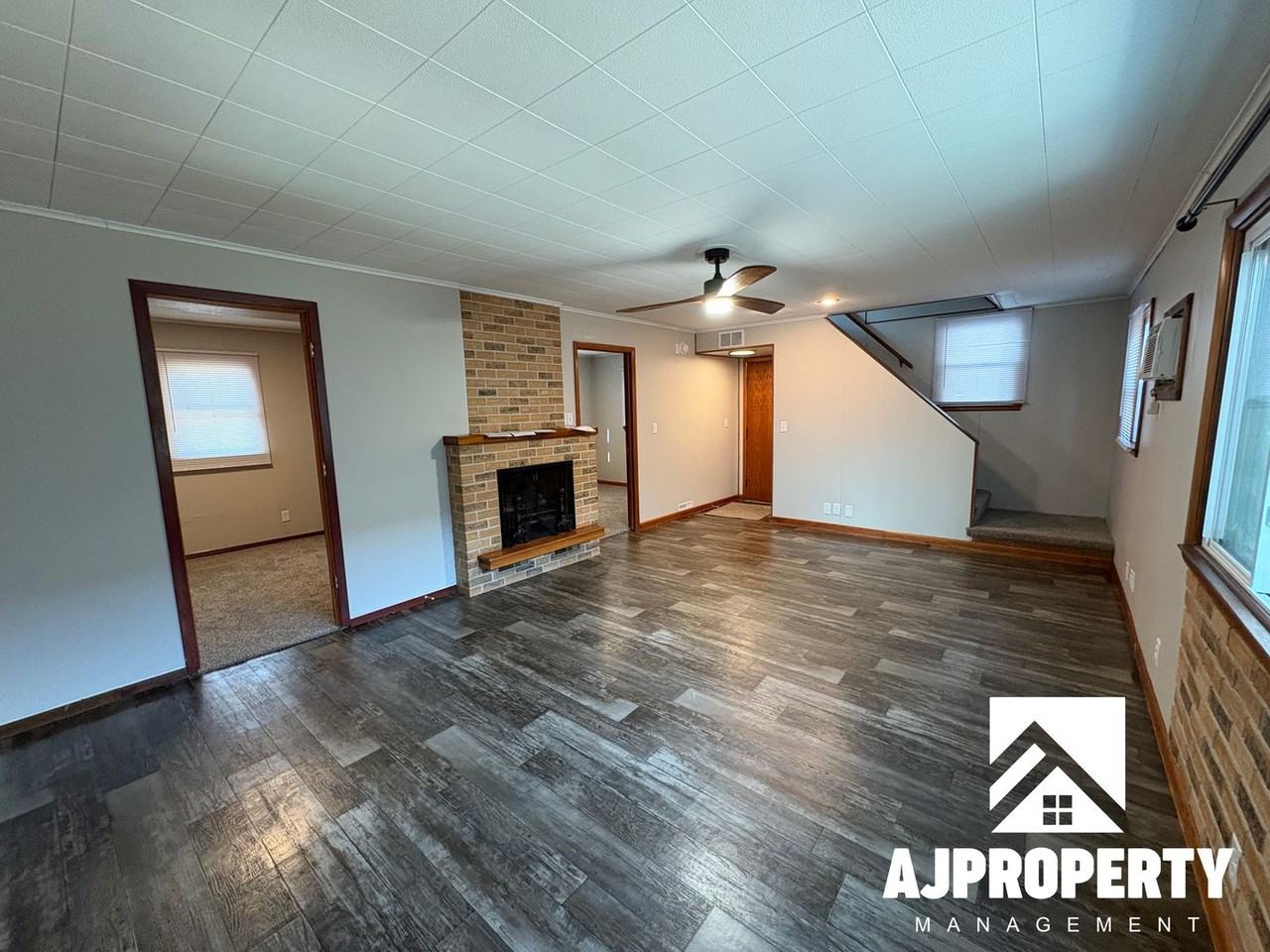 213 W 39th St - Photo 3 of 22