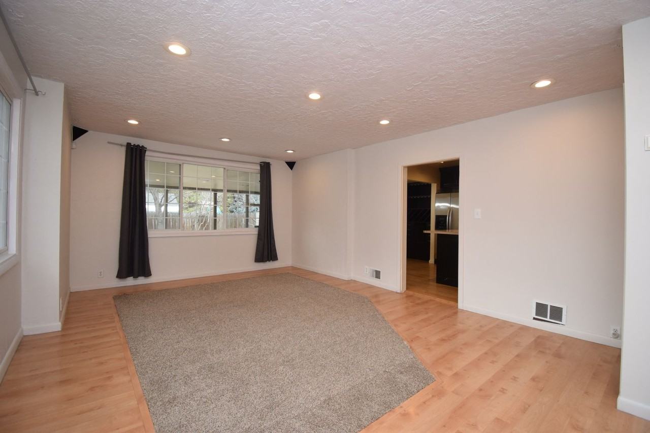 616 W Beynon Ct - Photo 6 of 35