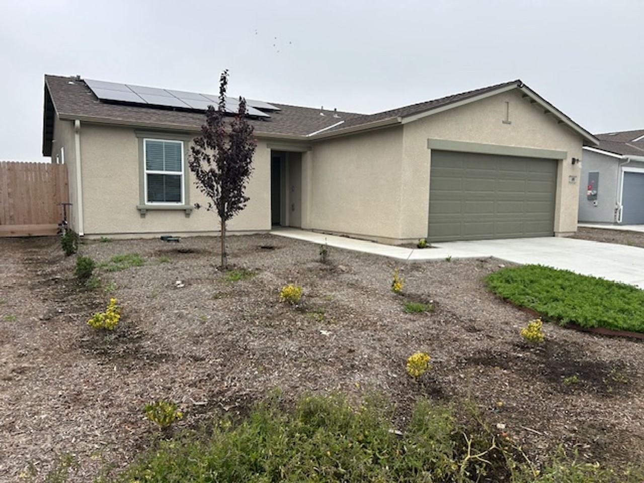 490 Cromley St - Photo 2 of 3