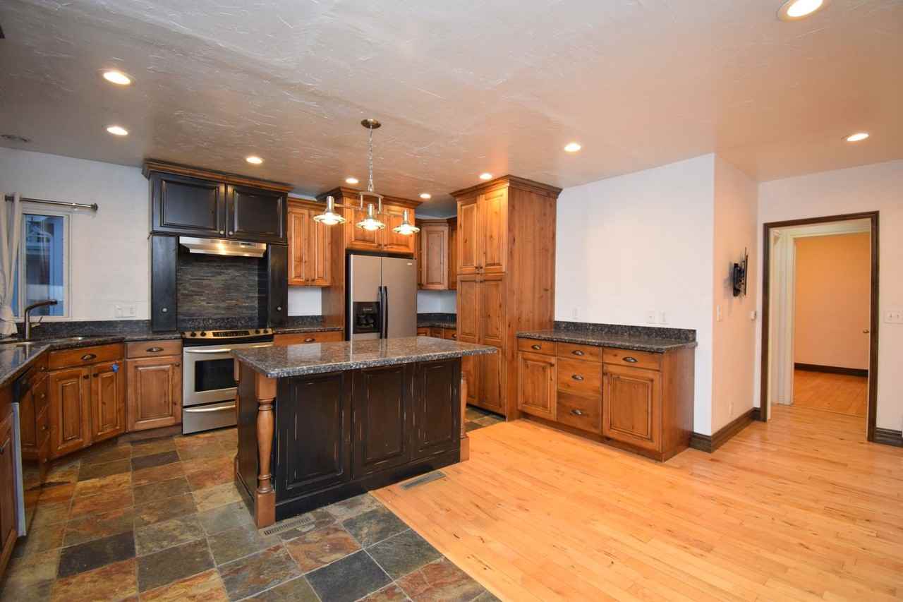 2128 S 1900 E - Photo 7 of 31