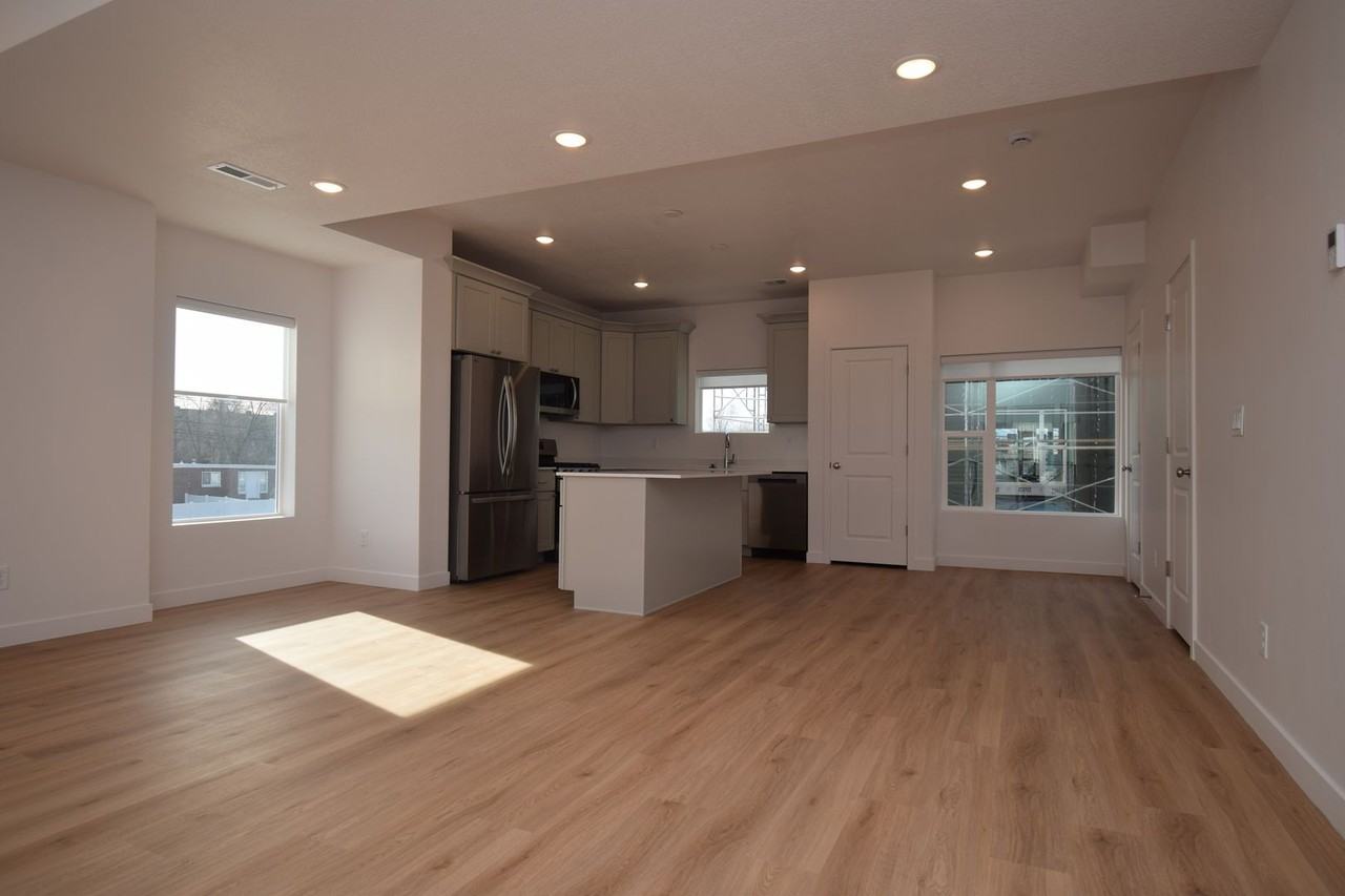 4479 S 500 E #4 - Photo 7 of 28