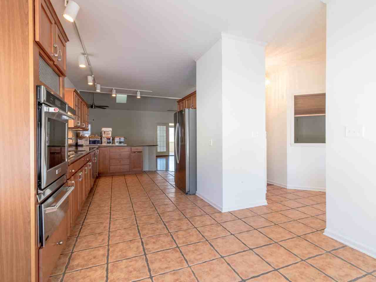 17027 Bristol Rd - Photo 4 of 33