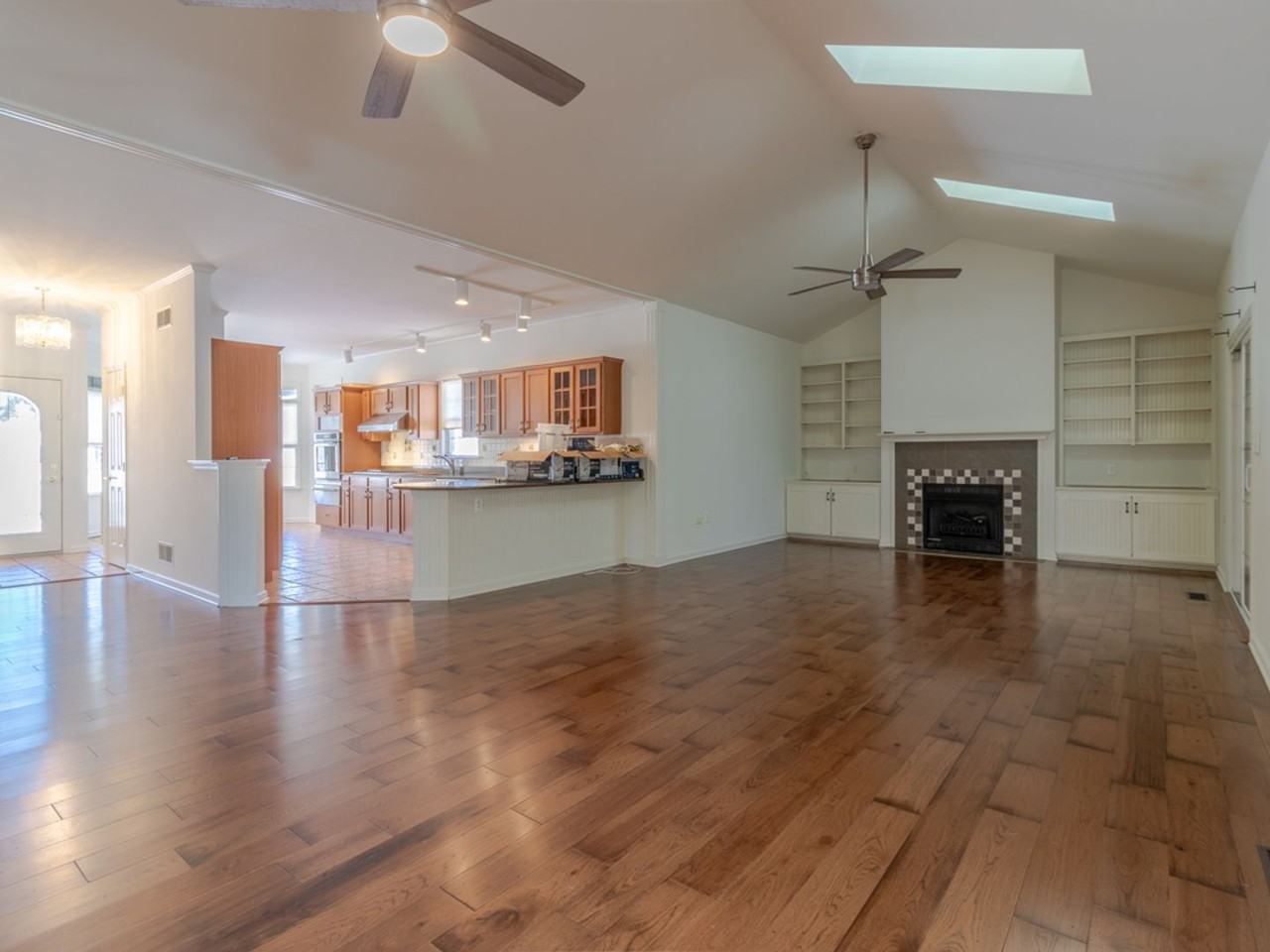 17027 Bristol Rd - Photo 7 of 33