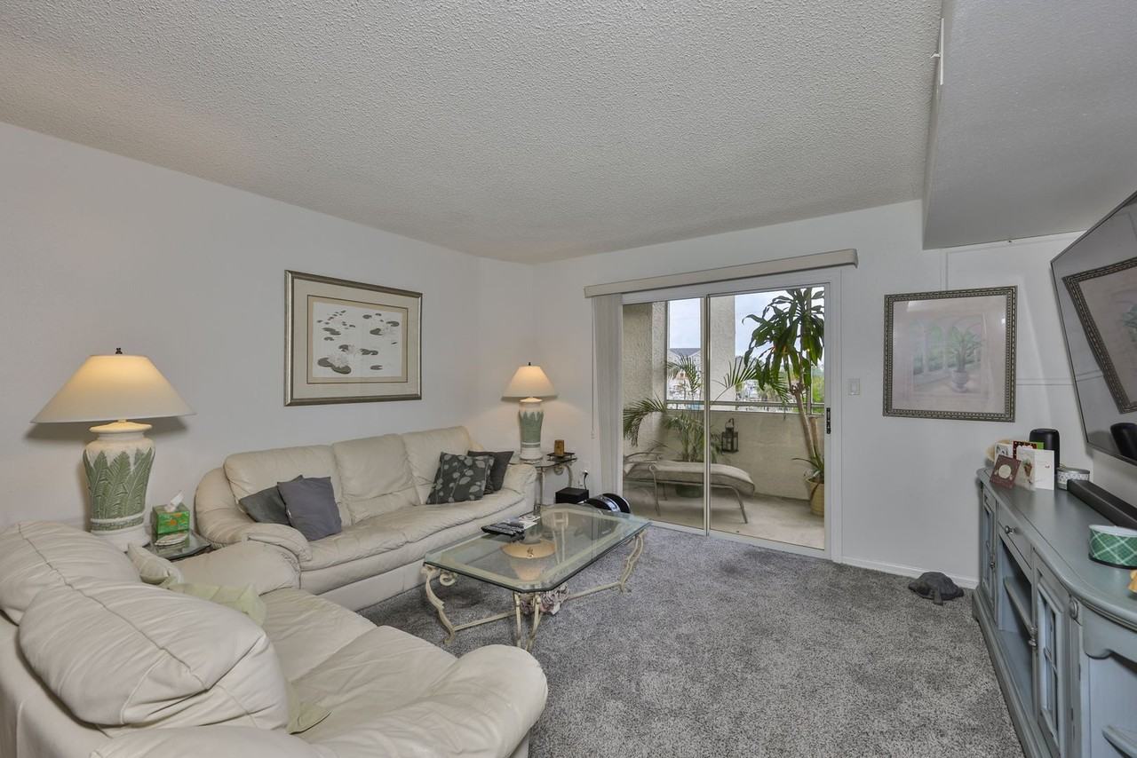 5567 Sea Forest Dr #122 - Photo 7 of 36