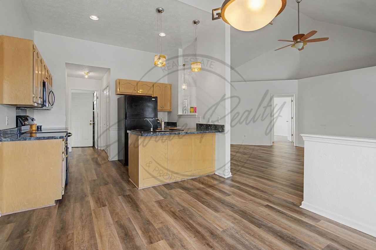 105 Edgeview Dr - Photo 7 of 28