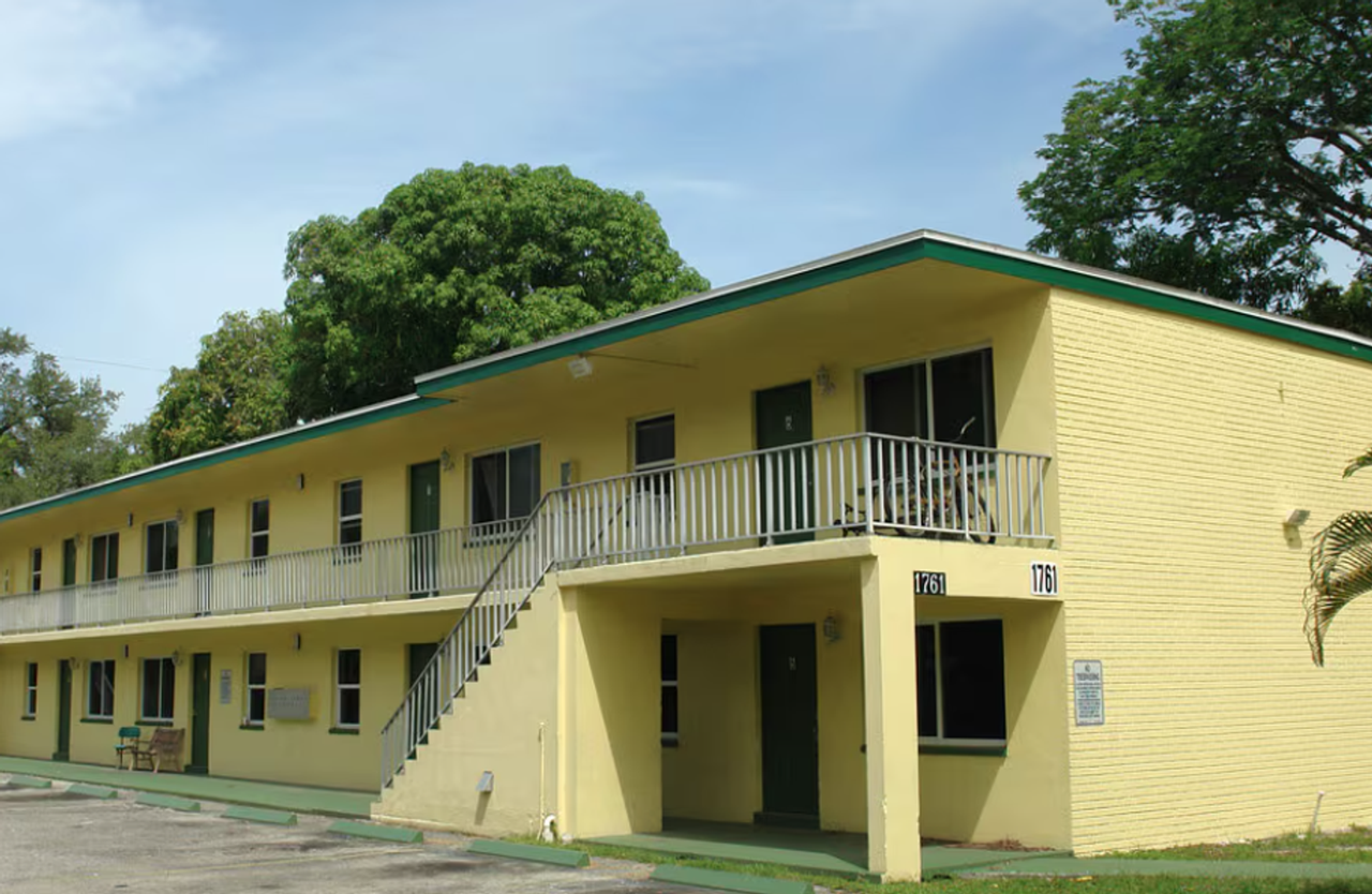 1761 Fowler St - Photo 2 of 7