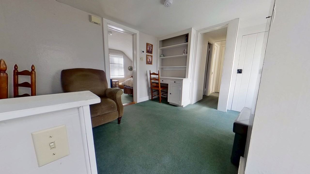 11525 High Point Rd - Photo 4 of 8