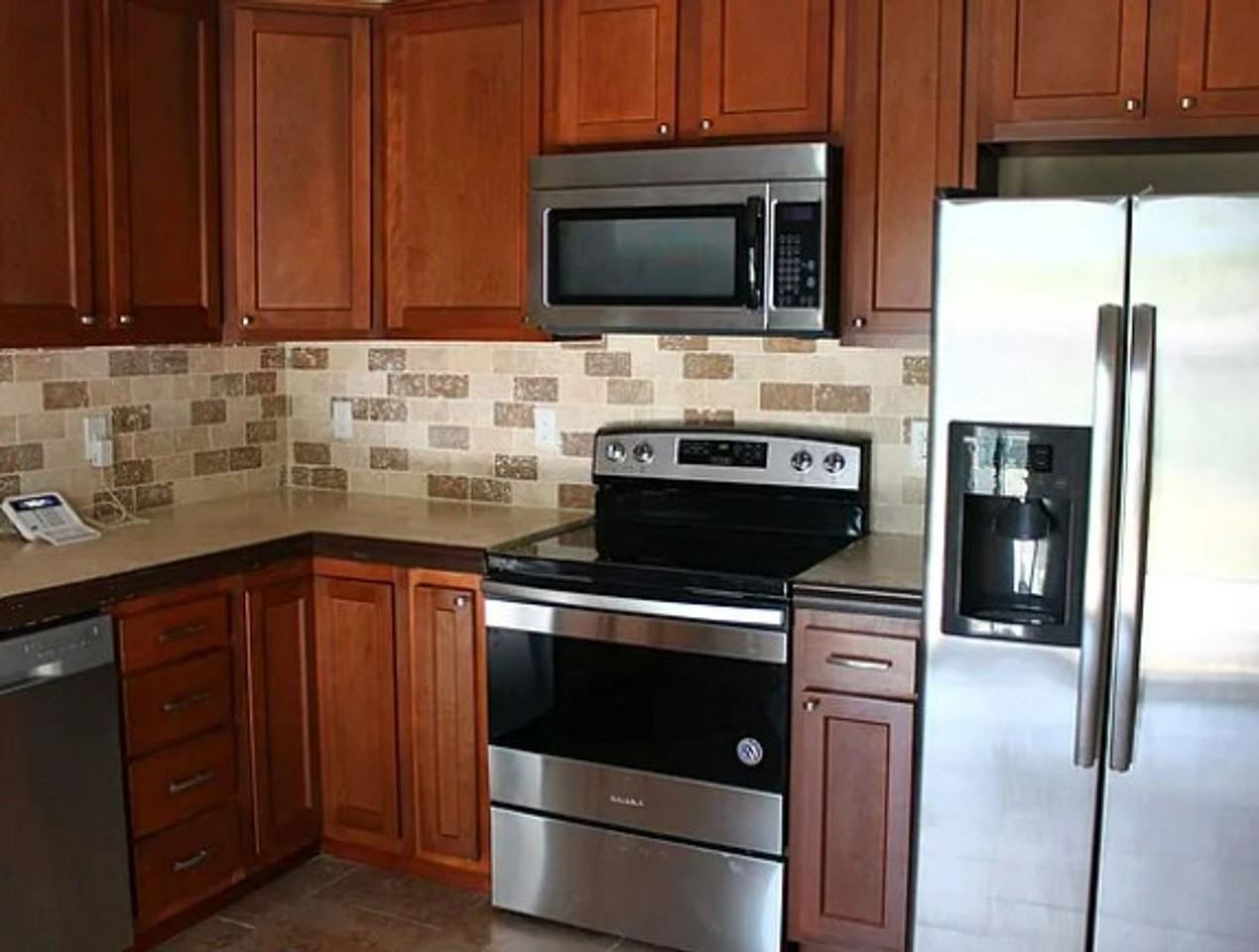 2832 N Circle Dr - Photo 4 of 13