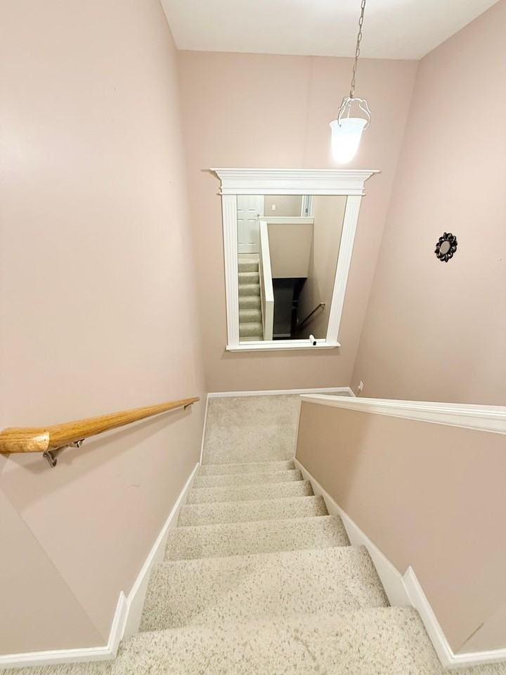 1220 Onyx Ln - Photo 2 of 4