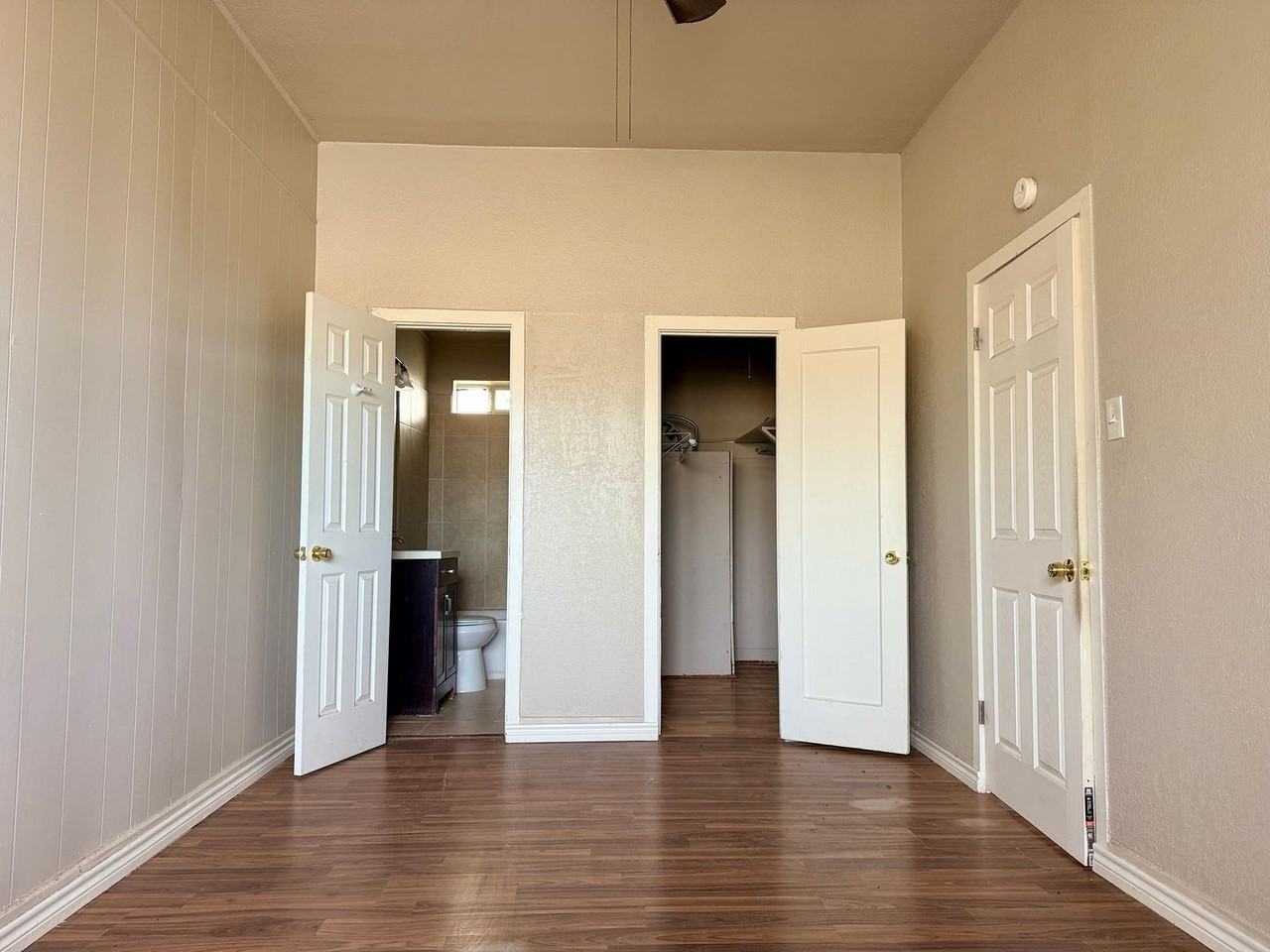 606 Burleson St - Photo 7 of 13