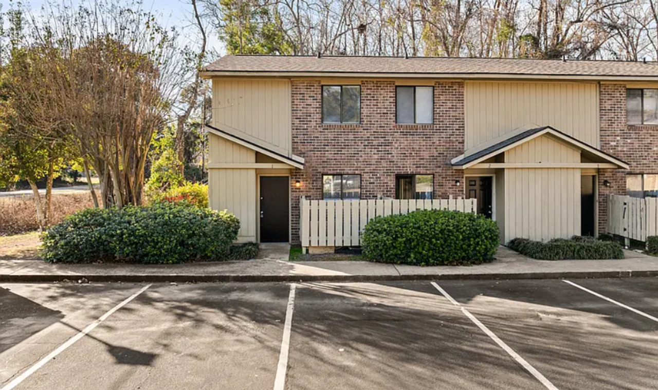 2807 Waddell Rd - Photo 4 of 26