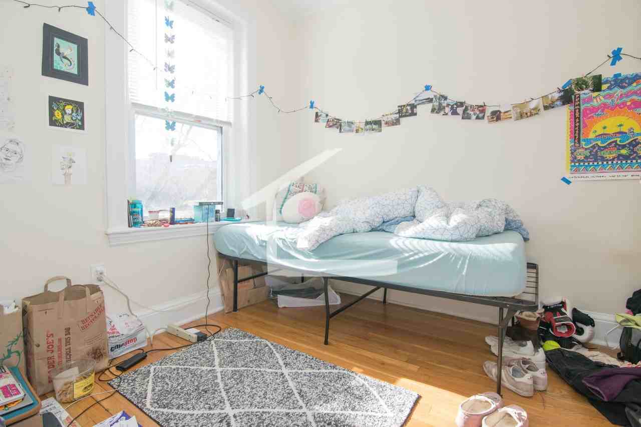 67 Thatcher St - Photo 2 of 8