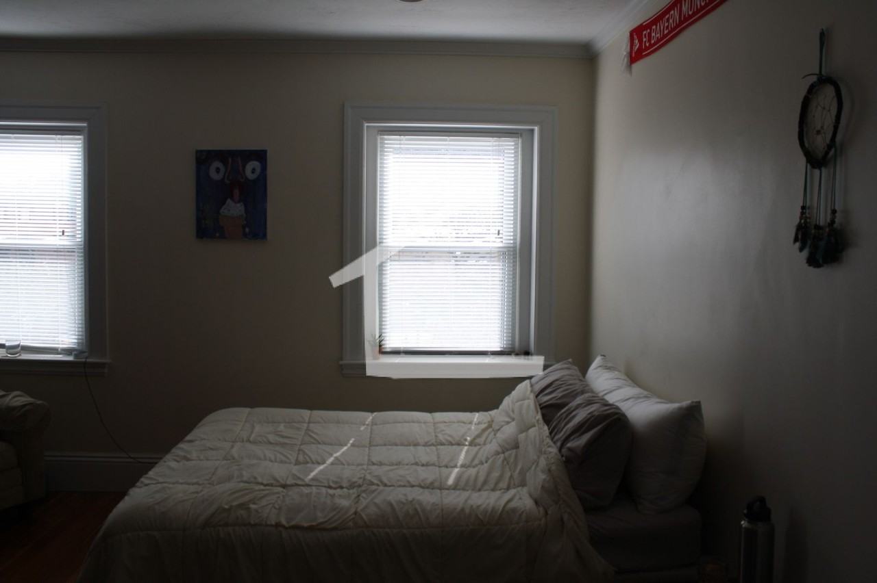 1610 Beacon St - Photo 7 of 21