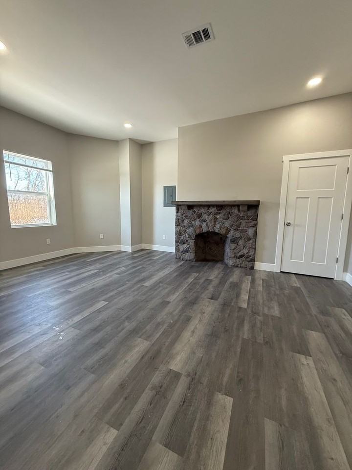 6621 Tennis St #1 - Photo 3 of 12