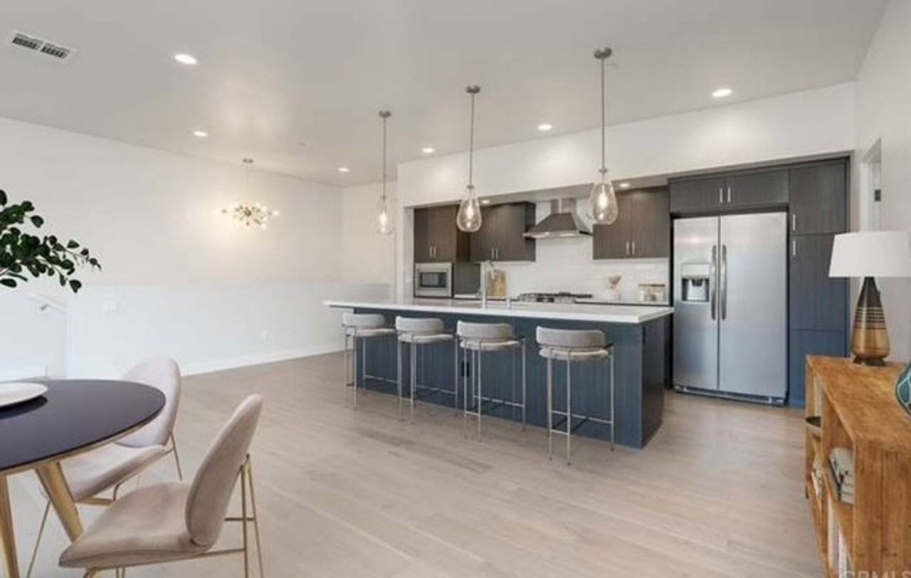 259 Bridge St - Photo 3 of 13