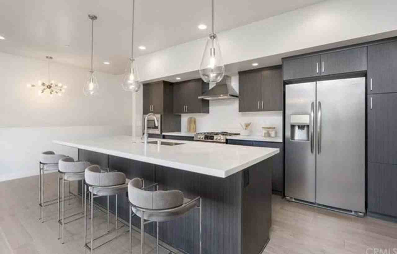 259 Bridge St - Photo 4 of 13