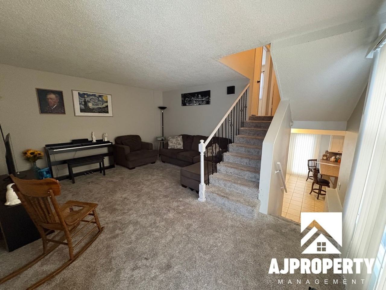 4620 S Louise Ave - Photo 4 of 19