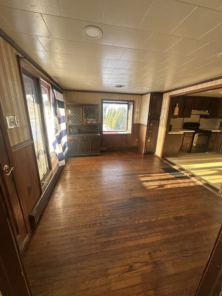 40 Valley St - Photo 7 of 18