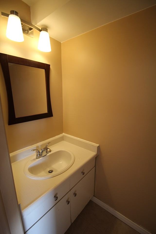 8045 Lorne Street - Photo 7 of 11