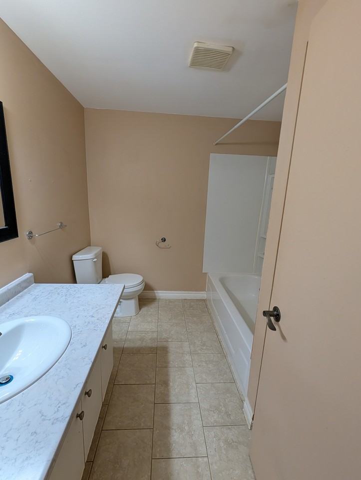 8045 Lorne Street - Photo 6 of 11