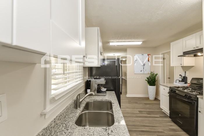 544 Kay St - Photo 2 of 23