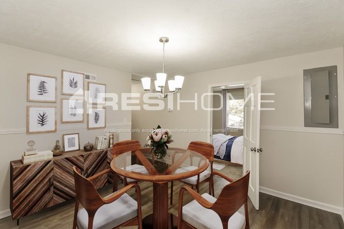 544 Kay St - Photo 4 of 23