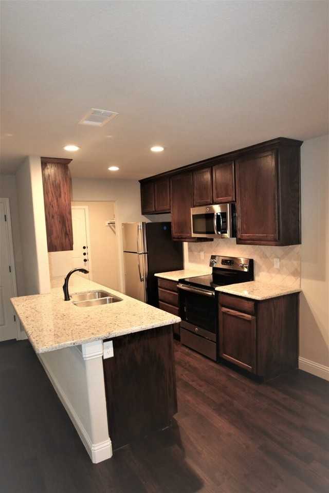 8147 Arbor Ave - Photo 4 of 23