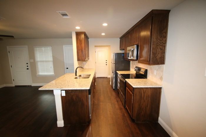 8147 Arbor Ave - Photo 6 of 23