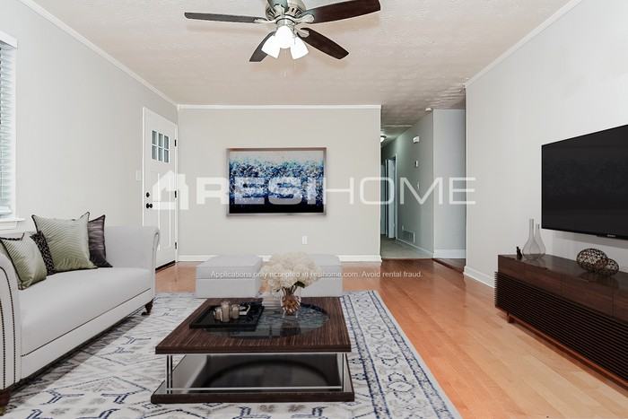 193 Creekwood Ln - Photo 3 of 18