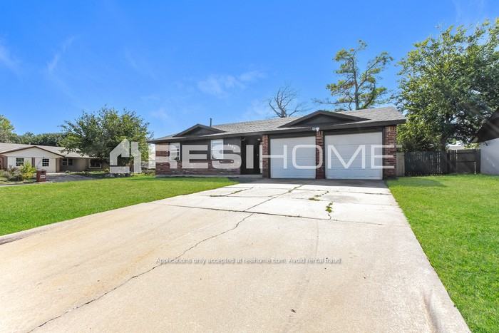 3100 Sw 83rd St - Photo 2 of 15