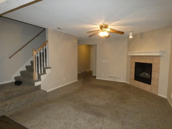 10615 N Locust Ct - Photo 3 of 15