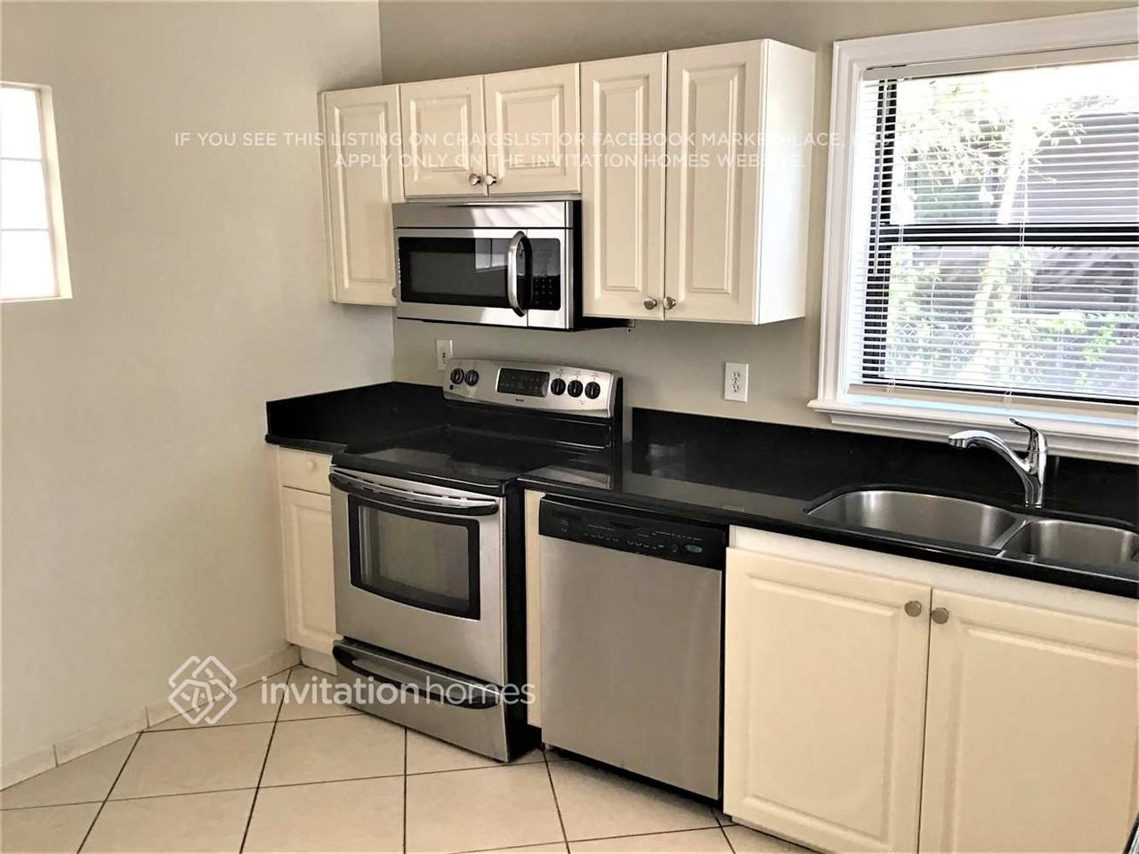 3407 Nw 112th Ter - Photo 3 of 10