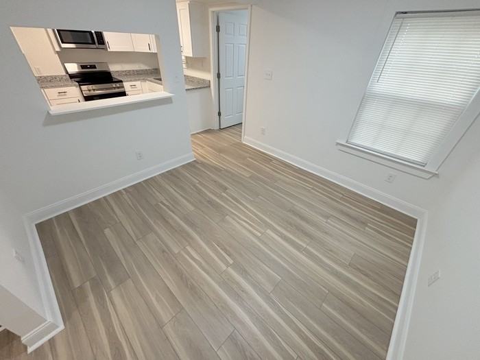 102 Cushing St - Photo 5 of 30