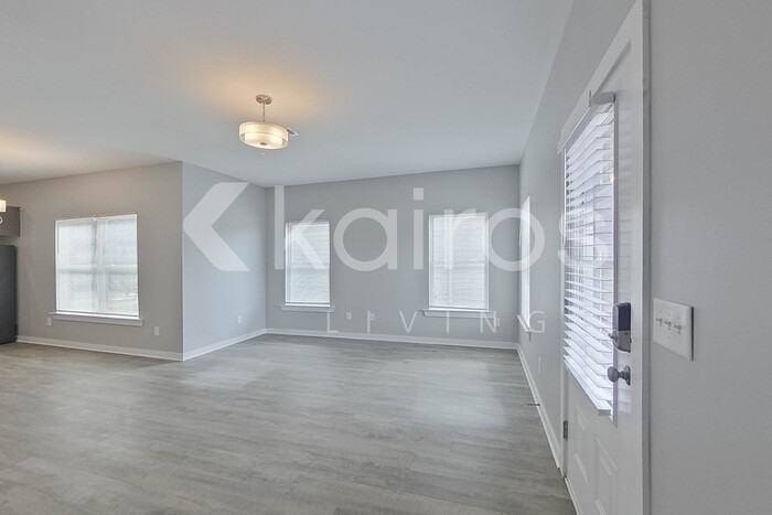 11539 Crimson Ridge Rd - Photo 5 of 33