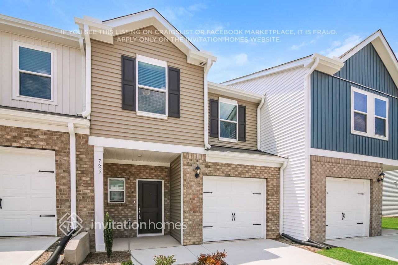 725 Hilton Park Loop - Photo 4 of 19