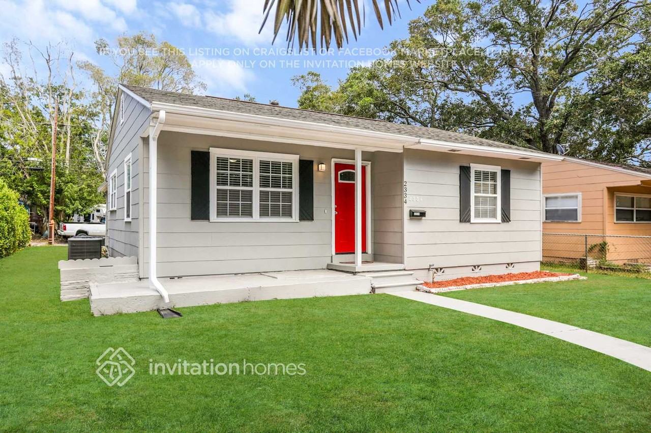 2334 Auburn St S - Photo 2 of 13