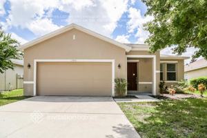 featured image of 15450 Osprey Glen Dr