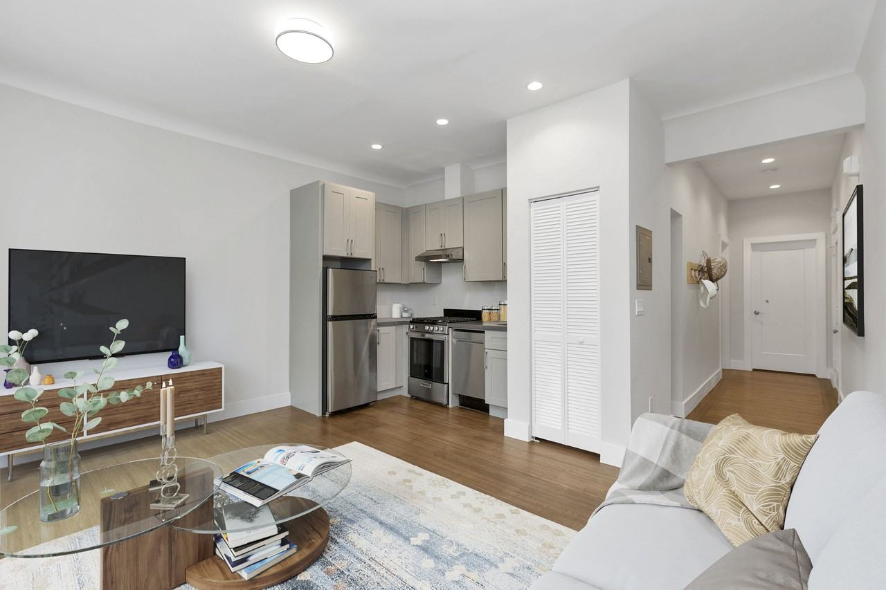 181 Bartlett - Photo 6 of 21