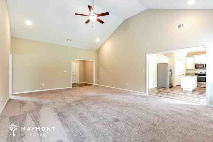 1232 Oak Ln - Photo 4 of 12
