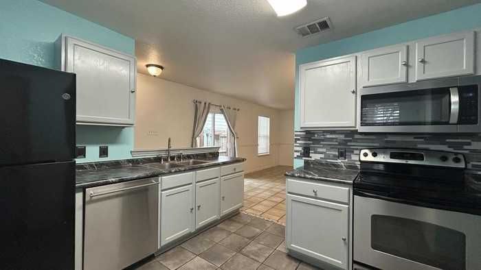 2027 Mission Fld - Photo 2 of 19