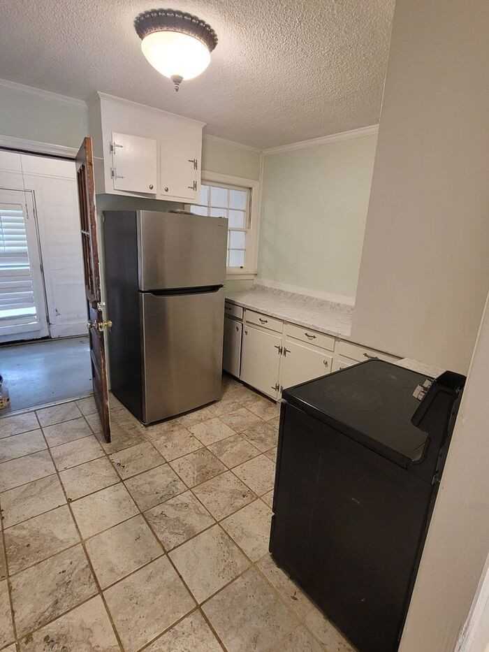 7032 Patterson Rd - Photo 4 of 17